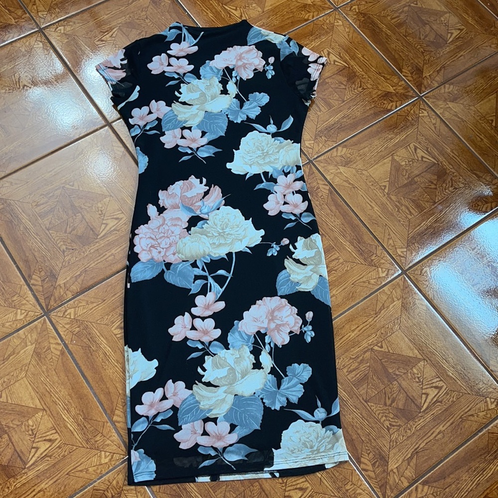 Gently used Large Fashion Nova Mesh Floral Midi